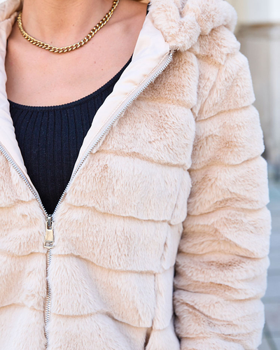 Royalfashion Bež ženska jakna iz imitacije krzna