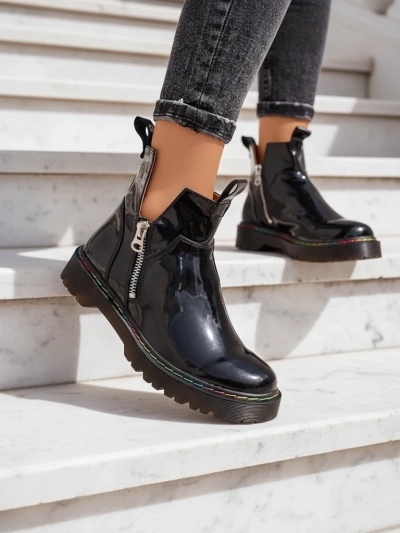 Czarne lakierowane botki damskie z suwakiem Odeta - Obuwie