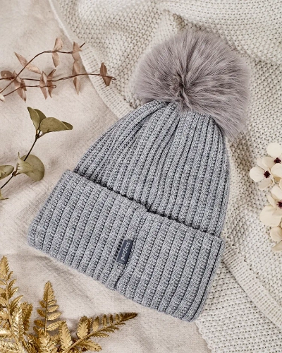 Royalfashion Ženska izolirana kapa s pompomom