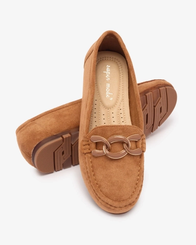 Royalfashion Damskie mokasyny w kolorze camel z łańcuszkiem Lertika