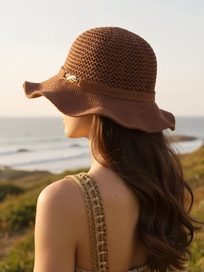 Royalfashion Ženski klobuk z valovitim robom Wave Breeze