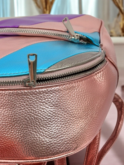 Royalfashion Ženski nahrbtnik iz eko usnja z bleščečimi črtami