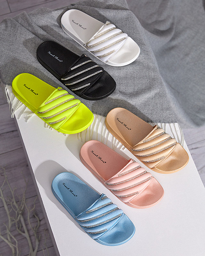 Royalfashion Czarne damskie klapki z cyrkoniami Erikis