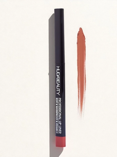 Lip svinčnik v barvi Soft Red