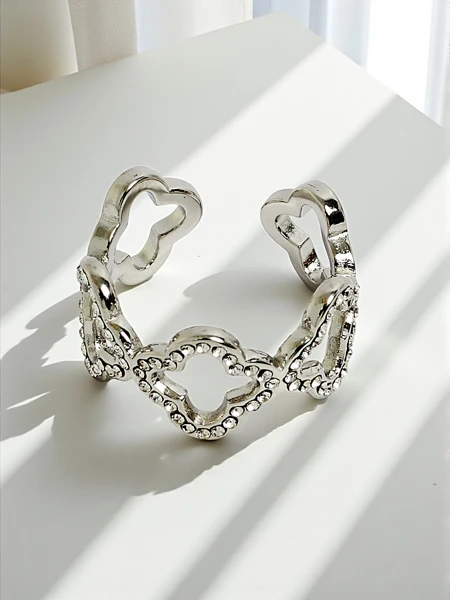 Ariadne Silverita zapestnica s kristali – srebrna, geometrični glamurozen vzorec