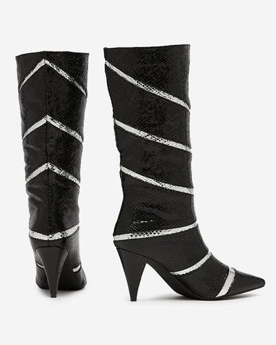 Royalfashion Czarno- srebrne damskie kozaki na szpilce z tłoczeniem w paski Felifea