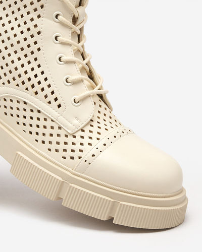 Ażurowe beżowe damskie botki na płaskim obcasie Rolika - Obuwie