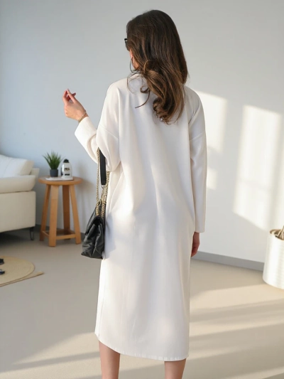 Royalfashion Ženska midi obleka iz oversize blaga s cvetjem