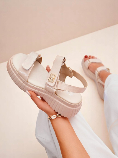 Royalfashion Ženski sandali na debelejšem podplatu Aganda