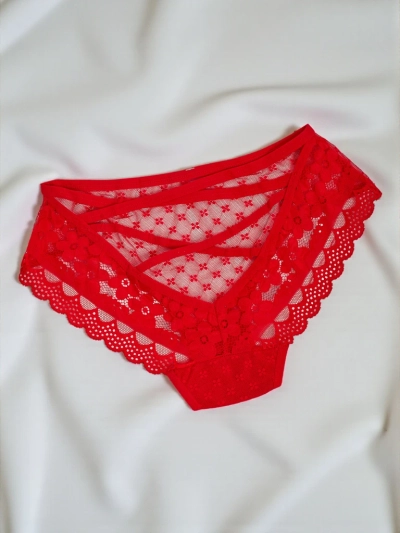 Ženske hlačke tipa figi s čipko in trakovi