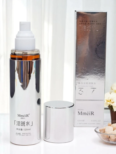 Posvetlitveni tonik za obraz zmanjšuje razbarvanje