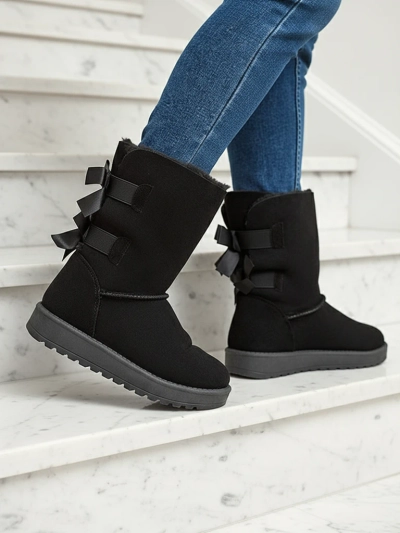 Škornji Stella iz ekološkega semiš usnja z ravno peto